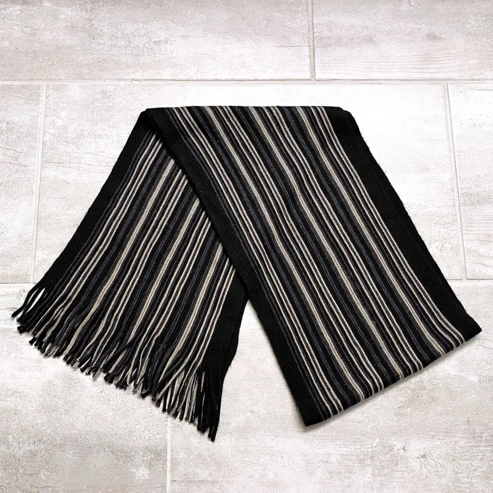 APT.9 Black and Gray Scarf